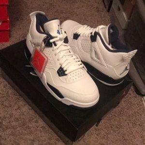 retro Jordan 4 brand new